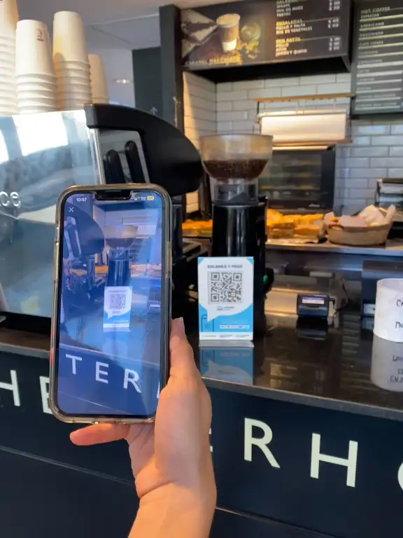 Argentinos ahora pueden pagar en Uruguay con Mercado Pago QR