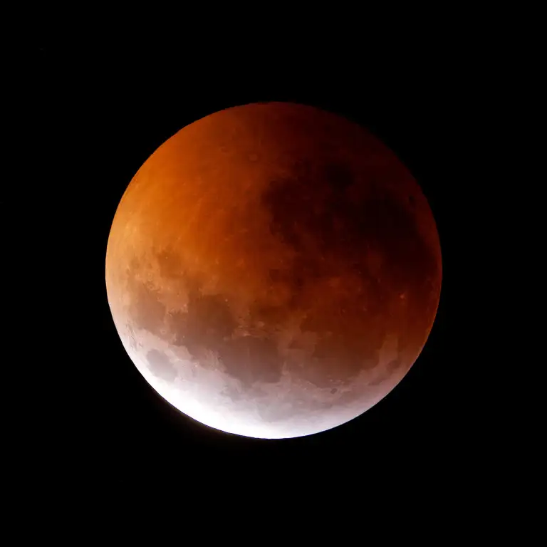 Eclipse total de Luna en Uruguay: horarios, detalles y mejores lugares para verlo