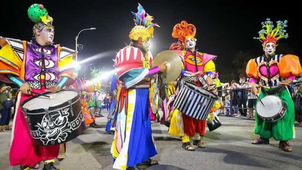 Guía práctica del Carnaval de Uruguay 2026: fechas, ciudades y recorridos clave