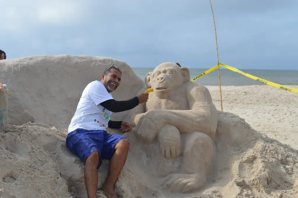 El arte de hacer esculturas en la arena en Uruguay