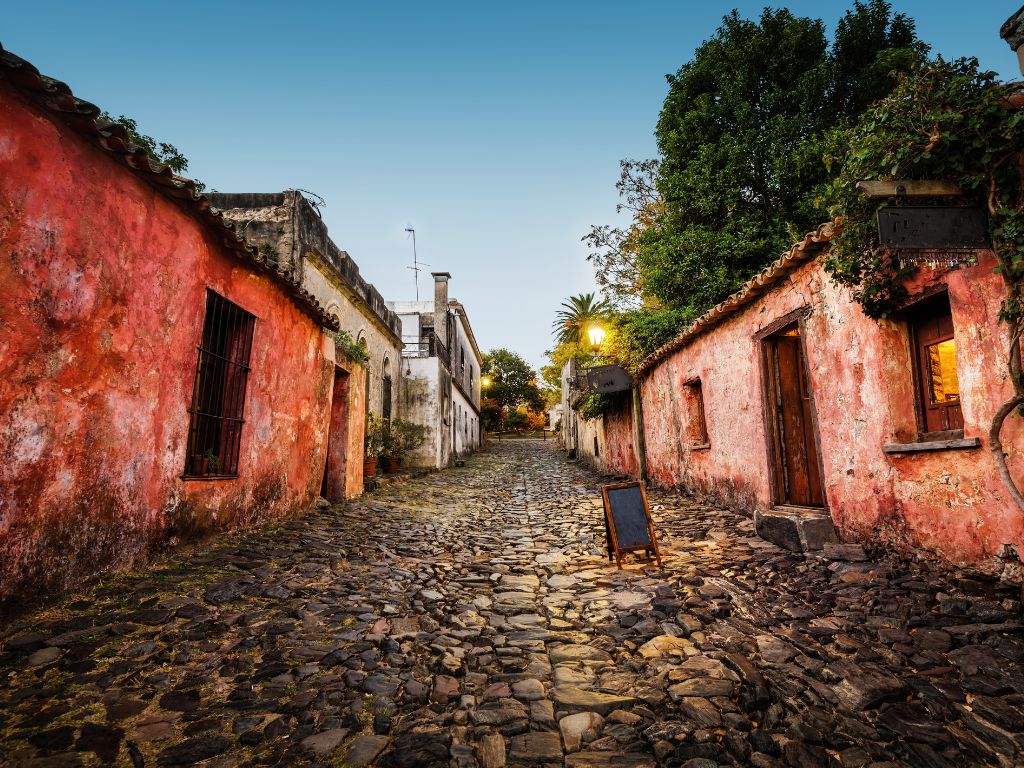 Colonia del Sacramento entre los 50 pueblos 