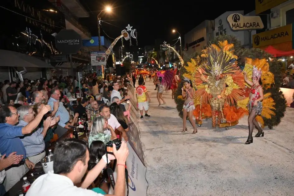Carnaval 2025 en Uruguay: agenda completa de desfiles y fiestas en Artigas, Rivera, Melo y más