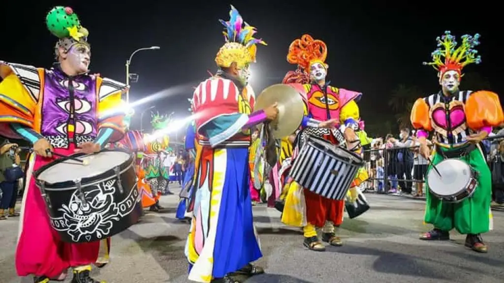 Guía práctica del Carnaval de Uruguay 2026: fechas, ciudades y recorridos clave